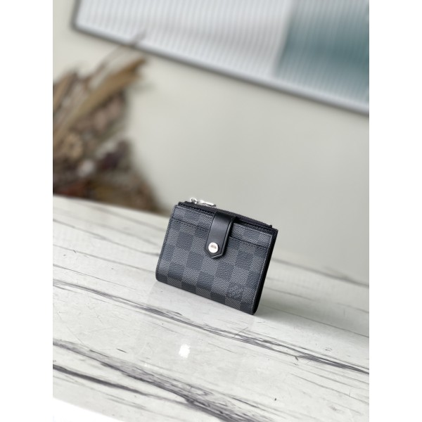 𝐋𝐎𝐔𝐈𝐒 𝐕𝐔𝐈𝐓𝐓𝐎𝐍  N60451