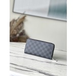 𝐋𝐎𝐔𝐈𝐒 𝐕𝐔𝐈𝐓𝐓𝐎𝐍    N41661