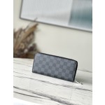 𝐋𝐎𝐔𝐈𝐒 𝐕𝐔𝐈𝐓𝐓𝐎𝐍    N63095