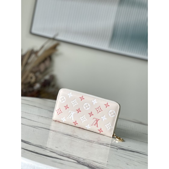 𝐋𝐎𝐔𝐈𝐒 𝐕𝐔𝐈𝐓𝐓𝐎𝐍    M82290