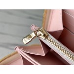 𝐋𝐎𝐔𝐈𝐒 𝐕𝐔𝐈𝐓𝐓𝐎𝐍    M82290