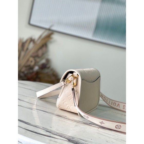 𝐋𝐎𝐔𝐈𝐒 𝐕𝐔𝐈𝐓𝐓𝐎𝐍      M46388