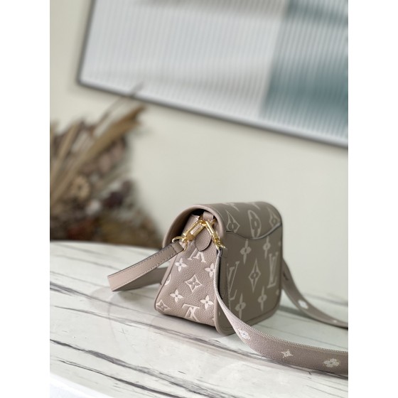 𝐋𝐎𝐔𝐈𝐒 𝐕𝐔𝐈𝐓𝐓𝐎𝐍     M46388