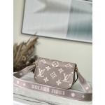 𝐋𝐎𝐔𝐈𝐒 𝐕𝐔𝐈𝐓𝐓𝐎𝐍     M46388