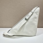 𝐏𝐑𝐀𝐃𝐀 Full leather large triangle bag 2VY007
