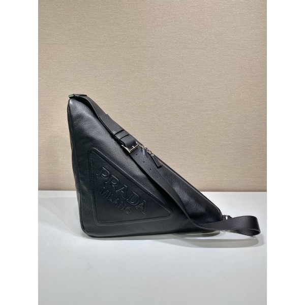 𝐏𝐑𝐀𝐃𝐀 Full leather large triangle bag 2VY007