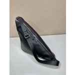 𝐏𝐑𝐀𝐃𝐀 Full leather large triangle bag 2VY007