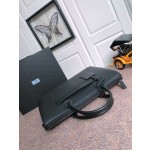 𝐏𝐑𝐀𝐃𝐀 New men's bag 2VG041