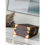 𝐋𝐎𝐔𝐈𝐒 𝐕𝐔𝐈𝐓𝐓𝐎𝐍   M47641