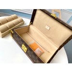 𝐋𝐎𝐔𝐈𝐒 𝐕𝐔𝐈𝐓𝐓𝐎𝐍     M47641