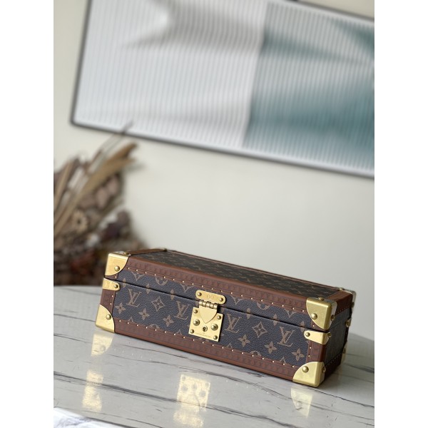 𝐋𝐎𝐔𝐈𝐒 𝐕𝐔𝐈𝐓𝐓𝐎𝐍     M47641