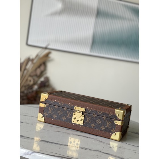 𝐋𝐎𝐔𝐈𝐒 𝐕𝐔𝐈𝐓𝐓𝐎𝐍     M47641