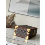 𝐋𝐎𝐔𝐈𝐒 𝐕𝐔𝐈𝐓𝐓𝐎𝐍     M47641