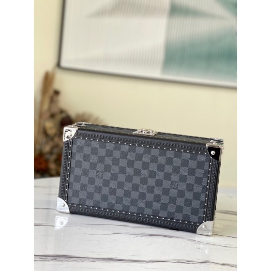 𝐋𝐎𝐔𝐈𝐒 𝐕𝐔𝐈𝐓𝐓𝐎𝐍     N48194