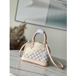 𝐋𝐎𝐔𝐈𝐒 𝐕𝐔𝐈𝐓𝐓𝐎𝐍     N40472