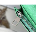 𝐋𝐎𝐔𝐈𝐒 𝐕𝐔𝐈𝐓𝐓𝐎𝐍   M82011