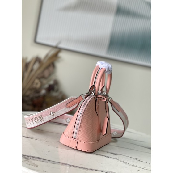 𝐋𝐎𝐔𝐈𝐒 𝐕𝐔𝐈𝐓𝐓𝐎𝐍    M21682