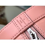 𝐋𝐎𝐔𝐈𝐒 𝐕𝐔𝐈𝐓𝐓𝐎𝐍    M21682