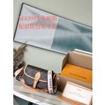 𝐋𝐎𝐔𝐈𝐒 𝐕𝐔𝐈𝐓𝐓𝐎𝐍    M45985