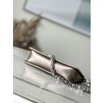 𝐋𝐎𝐔𝐈𝐒 𝐕𝐔𝐈𝐓𝐓𝐎𝐍      M81828