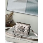 𝐋𝐎𝐔𝐈𝐒 𝐕𝐔𝐈𝐓𝐓𝐎𝐍    M21740