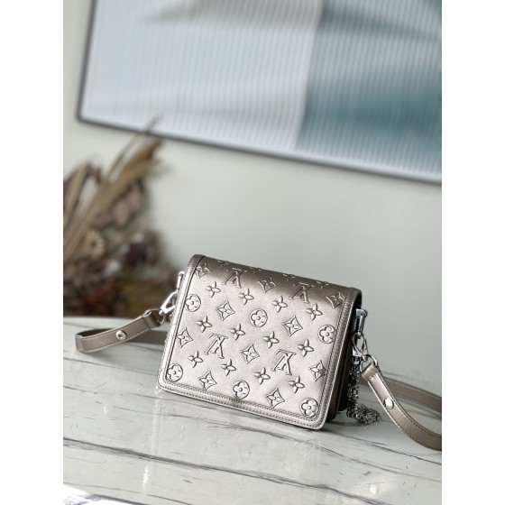 𝐋𝐎𝐔𝐈𝐒 𝐕𝐔𝐈𝐓𝐓𝐎𝐍    M21740