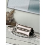 𝐋𝐎𝐔𝐈𝐒 𝐕𝐔𝐈𝐓𝐓𝐎𝐍    M21740