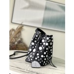 𝐋𝐎𝐔𝐈𝐒 𝐕𝐔𝐈𝐓𝐓𝐎𝐍      M21753