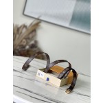 𝐋𝐎𝐔𝐈𝐒 𝐕𝐔𝐈𝐓𝐓𝐎𝐍     J14102