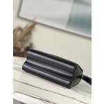 𝐋𝐎𝐔𝐈𝐒 𝐕𝐔𝐈𝐓𝐓𝐎𝐍    M21606