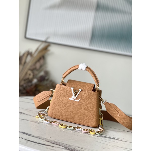 𝐋𝐎𝐔𝐈𝐒 𝐕𝐔𝐈𝐓𝐓𝐎𝐍     M21652