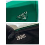 𝐏𝐑𝐀𝐃𝐀 Triangle Handbag 1NE039