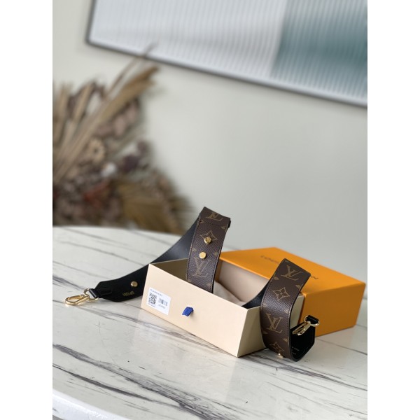 𝐋𝐎𝐔𝐈𝐒 𝐕𝐔𝐈𝐓𝐓𝐎𝐍     J02465