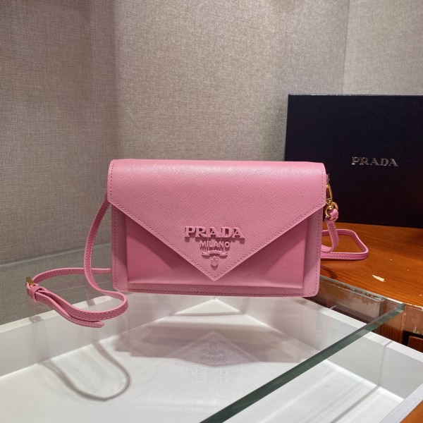 𝐏𝐑𝐀𝐃𝐀 Crossbody bag 1BP020