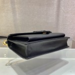 𝐏𝐑𝐀𝐃𝐀 Crossbody bag 1BP020