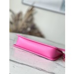 𝐋𝐎𝐔𝐈𝐒 𝐕𝐔𝐈𝐓𝐓𝐎𝐍    M82232