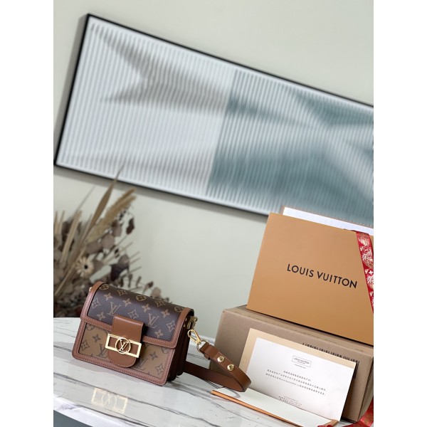 𝐋𝐎𝐔𝐈𝐒 𝐕𝐔𝐈𝐓𝐓𝐎𝐍   M45959