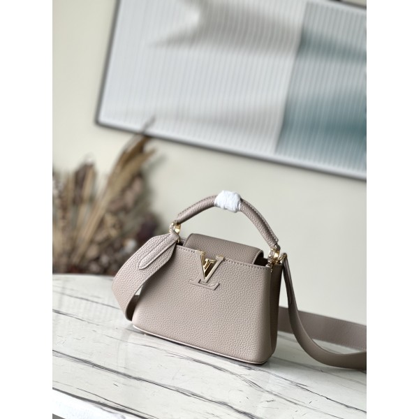 𝐋𝐎𝐔𝐈𝐒 𝐕𝐔𝐈𝐓𝐓𝐎𝐍  M48865