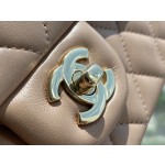 𝐂𝐇𝐀𝐍𝐄𝐋 Classic Flap Italy 🇮🇹 "𝗚𝗥" Original Lambskin 🐑 Classic Mouth Flap Bag Large 𝒎𝒊𝒏𝒊🔆 New Color Milk Tea Apricot 🧸ྀི ɞ