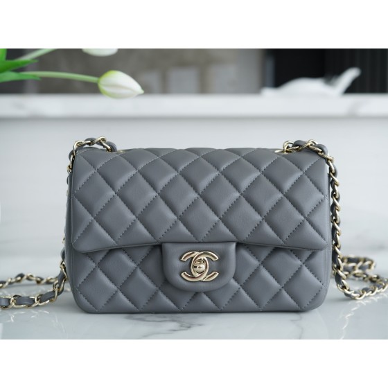 𝐂𝐇𝐀𝐍𝐄𝐋 Classic Flap Italy 🇮🇹 "𝗚𝗥" Original Lambskin 🐑 Classic Mouth Flap Bag Large 𝒎𝒊𝒏𝒊🔆 Dark Grey