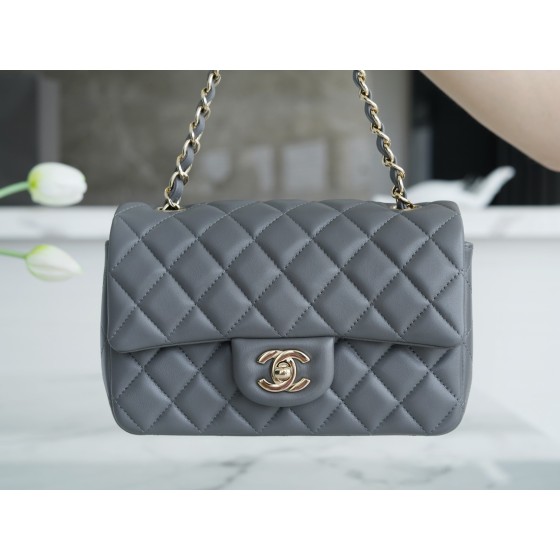 𝐂𝐇𝐀𝐍𝐄𝐋 Classic Flap Italy 🇮🇹 "𝗚𝗥" Original Lambskin 🐑 Classic Mouth Flap Bag Large 𝒎𝒊𝒏𝒊🔆 Dark Grey