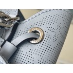 𝐋𝐎𝐔𝐈𝐒 𝐕𝐔𝐈𝐓𝐓𝐎𝐍   M21582