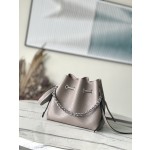 𝐋𝐎𝐔𝐈𝐒 𝐕𝐔𝐈𝐓𝐓𝐎𝐍    M21886