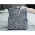 𝐂𝐇𝐀𝐍𝐄𝐋 Classic Flap Italy 🇮🇹 The 𝗚𝗥" Original Lambskin 🐑 Classic Flap Bag Medium 🧸 Dark Grey