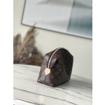 𝐋𝐎𝐔𝐈𝐒 𝐕𝐔𝐈𝐓𝐓𝐎𝐍    M46458