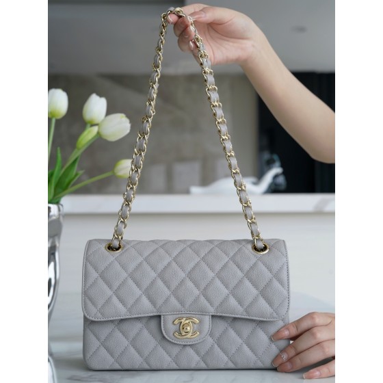 𝐂𝐇𝐀𝐍𝐄𝐋 Classic Flap France 🇫🇷 𝐇𝐚𝐚𝐬Original Caviar 🐂Water Fetal Calf Small 🐘Light Gray