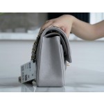 𝐂𝐇𝐀𝐍𝐄𝐋 Classic Flap France 🇫🇷 𝐇𝐚𝐚𝐬Original Caviar 🐂Water Fetal Calf Small 🐘Light Gray