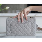 𝐂𝐇𝐀𝐍𝐄𝐋 Classic Flap France 🇫🇷 𝐇𝐚𝐚𝐬Original Caviar 🐂Water Fetal Calf Small 🐘Light Gray