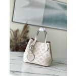 𝐋𝐎𝐔𝐈𝐒 𝐕𝐔𝐈𝐓𝐓𝐎𝐍    M21909