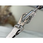 𝐋𝐎𝐔𝐈𝐒 𝐕𝐔𝐈𝐓𝐓𝐎𝐍    M21909